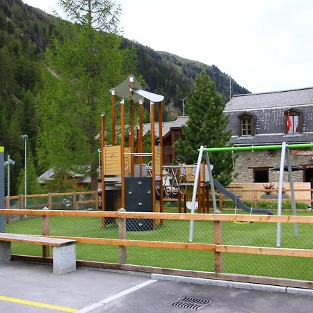 Polaris 1 001 - Luxe & Lift 6 Pers * Zinal